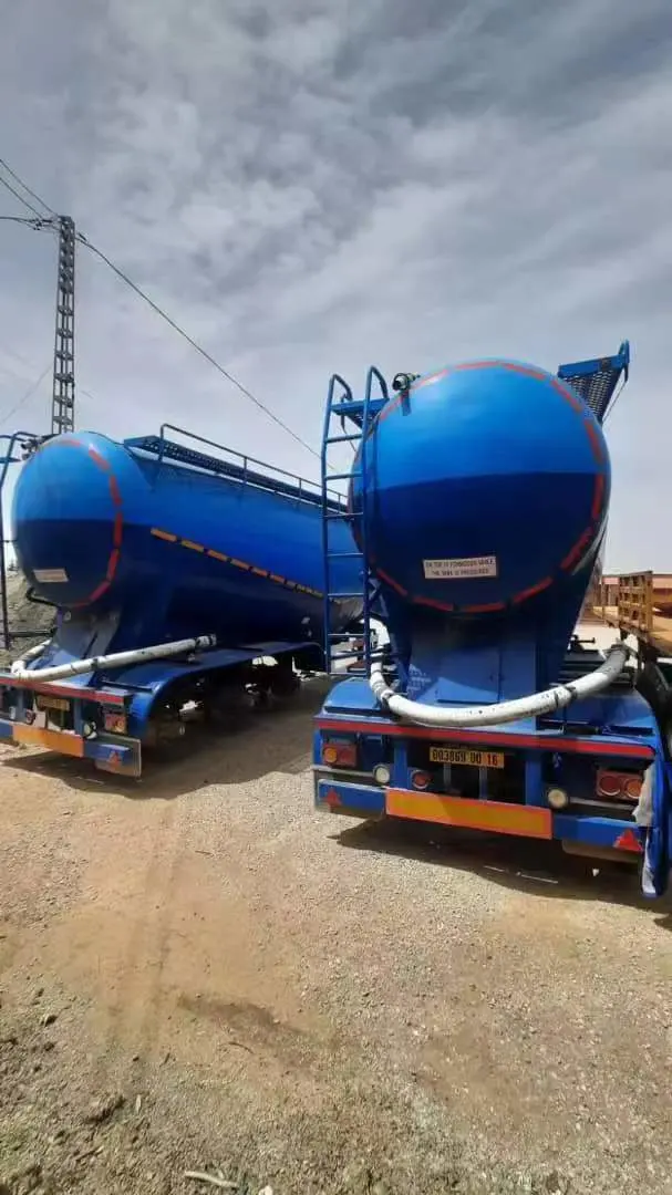 3 Axle 30/40/50 Cbm Cimc Tri-Axle Bulk Cement Carrier Powder Bulk Cement Trailer Cement Tanker